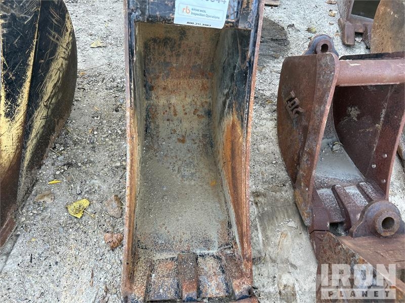 John Deere 13 in Q/C Excavator Bucket Baldes