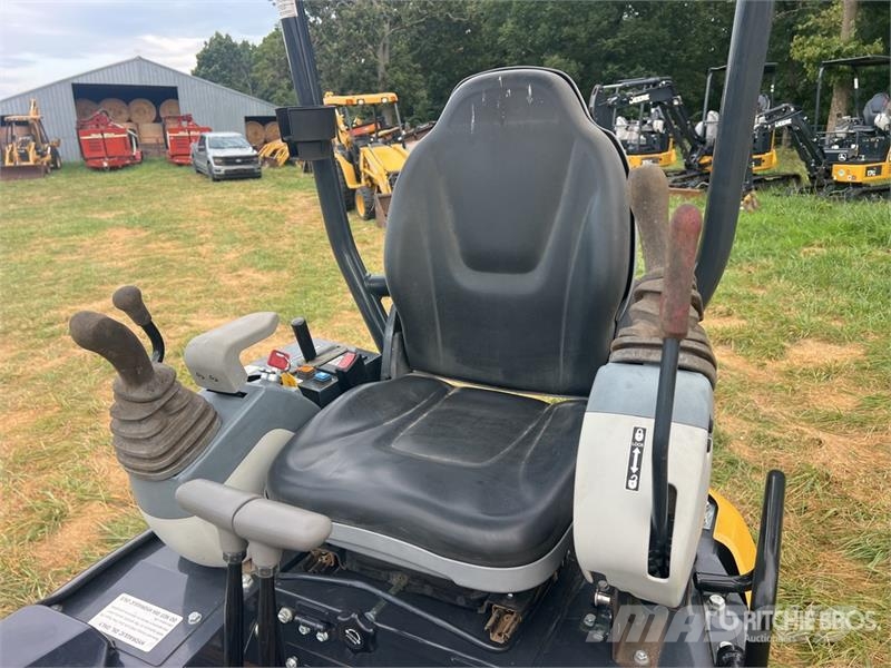 John Deere 17G Mini rýpadla < 7t