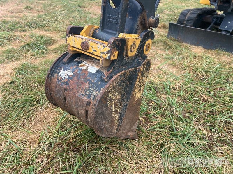 John Deere 17G Mini rýpadla < 7t