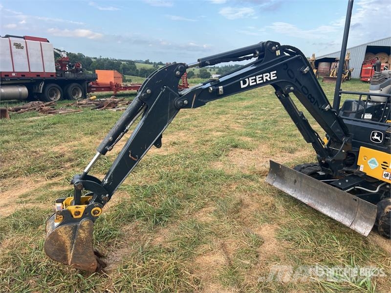 John Deere 17G Mini rýpadla < 7t