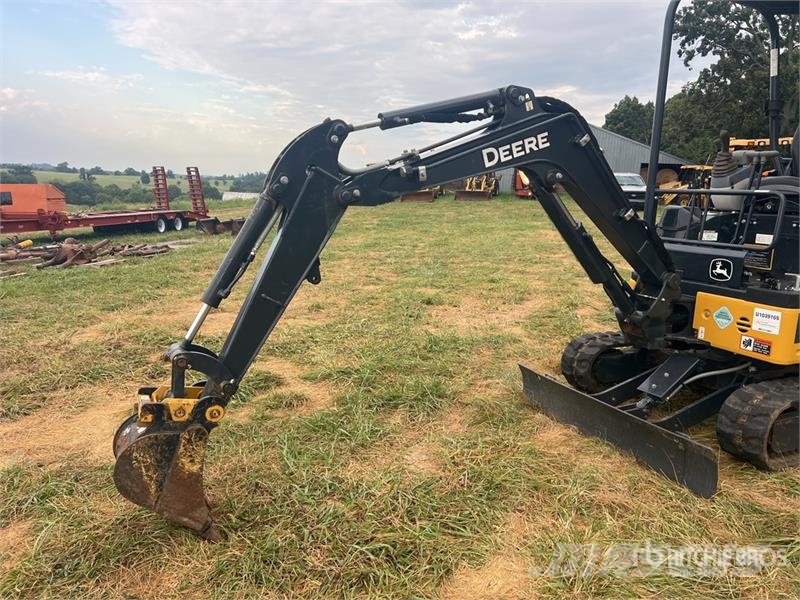 John Deere 17G Mini rýpadla < 7t