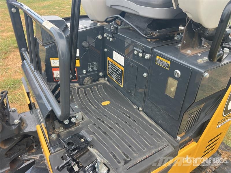 John Deere 17G Mini rýpadla < 7t