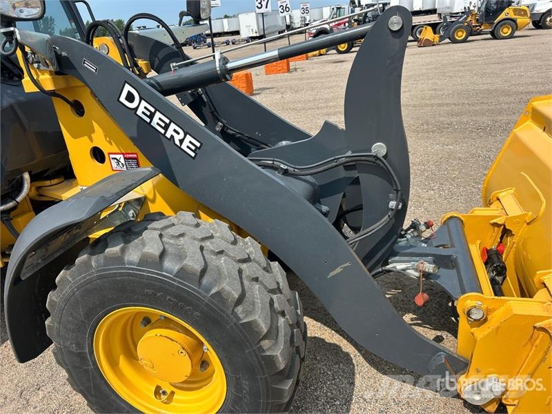 John Deere 204G Wheel Loader Kolesové nakladače