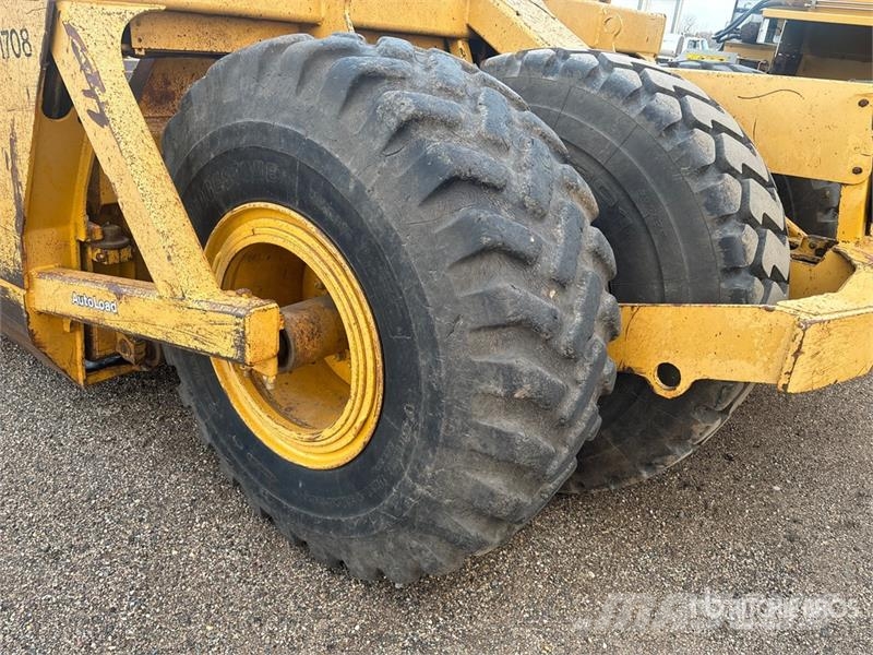 John Deere 2112E Földnyesők (szkréperek)