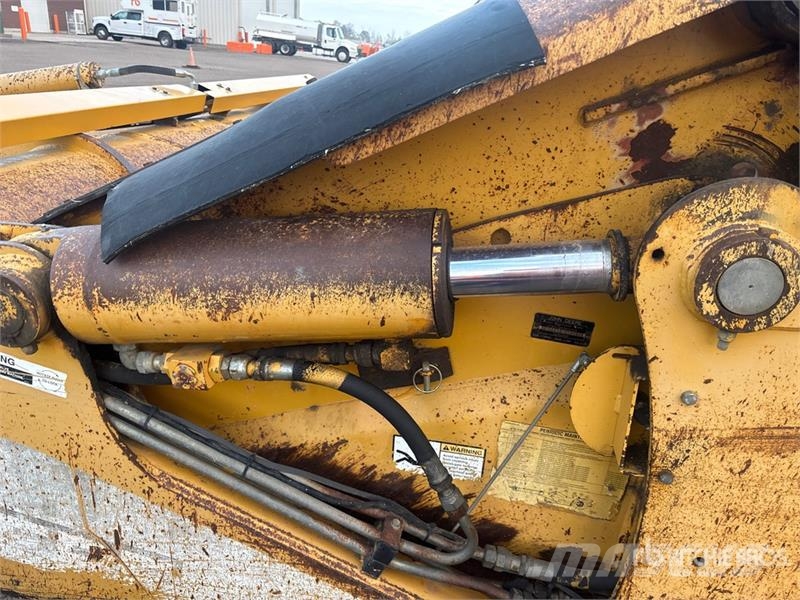 John Deere 2112E Földnyesők (szkréperek)