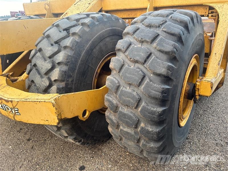 John Deere 2112E Földnyesők (szkréperek)