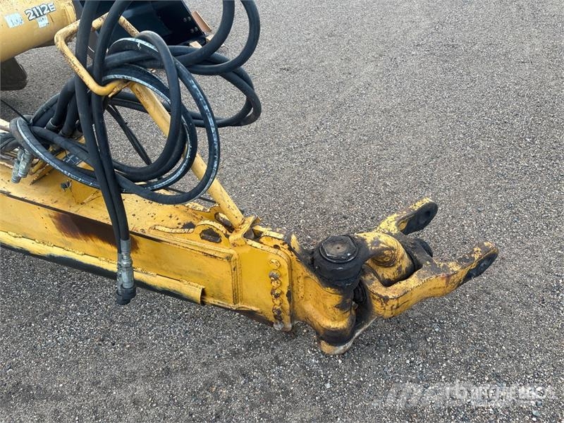 John Deere 2112E Földnyesők (szkréperek)