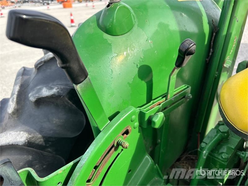 John Deere 2155 2WD Utility Tractor Kleintraktoren