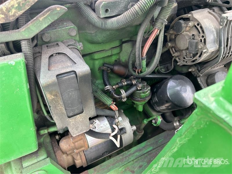 John Deere 2155 2WD Utility Tractor Kleintraktoren