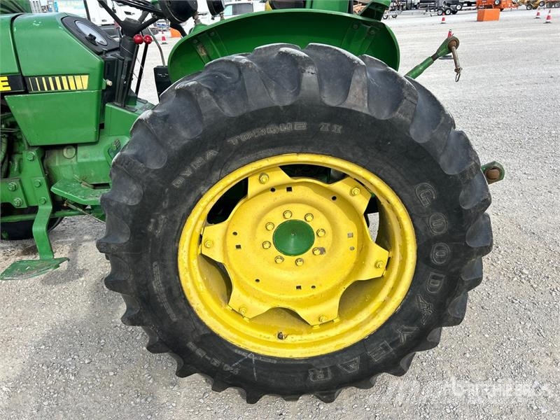 John Deere 2155 2WD Utility Tractor Kleintraktoren