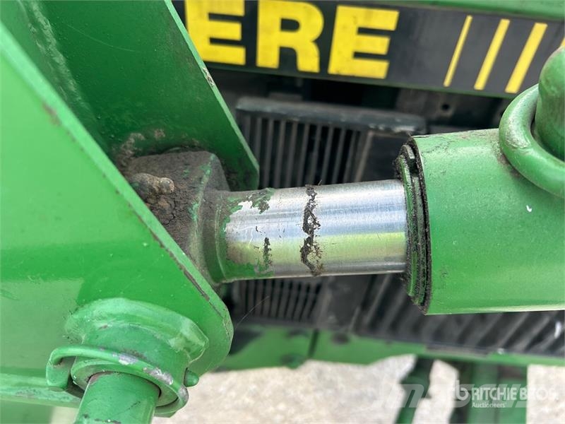 John Deere 2155 2WD Utility Tractor Kleintraktoren