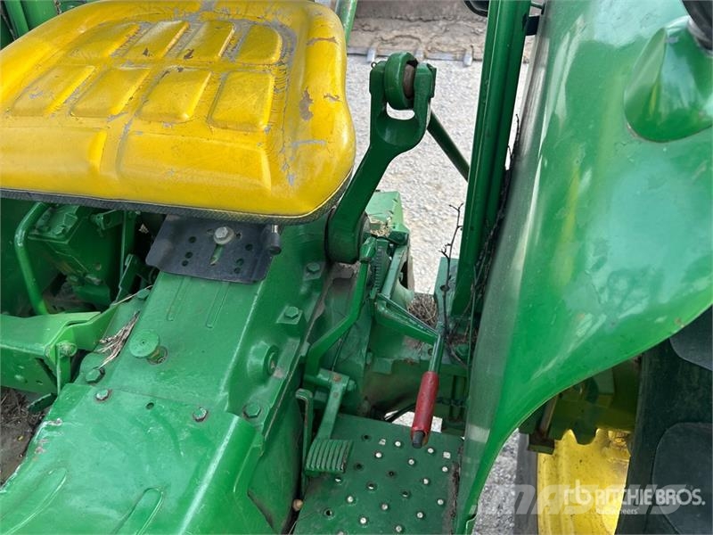 John Deere 2155 2WD Utility Tractor Kleintraktoren