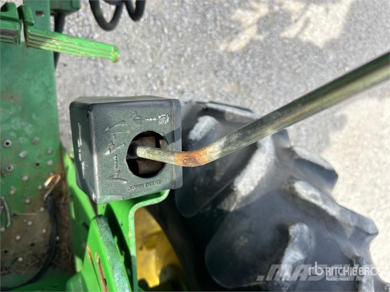 John Deere 2155 2WD Utility Tractor Kleintraktoren