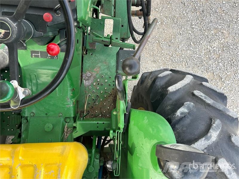 John Deere 2155 2WD Utility Tractor Kleintraktoren