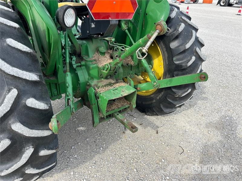 John Deere 2155 2WD Utility Tractor Kleintraktoren