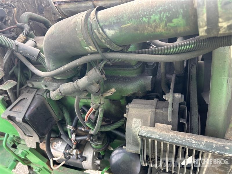 John Deere 2155 2WD Utility Tractor Kleintraktoren