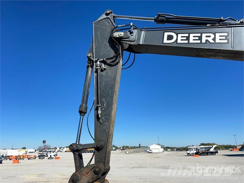 John Deere 225D LC Tracked Excavator Gravemaskiner på larvebånd
