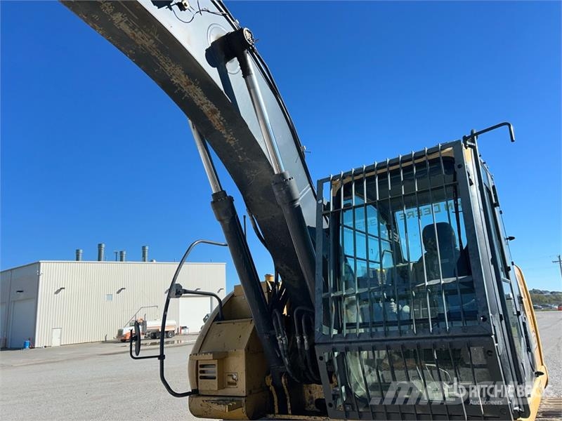 John Deere 225D LC Tracked Excavator Gravemaskiner på larvebånd