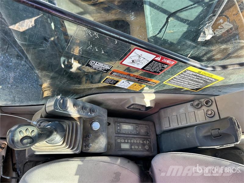 John Deere 225D LC Tracked Excavator Gravemaskiner på larvebånd