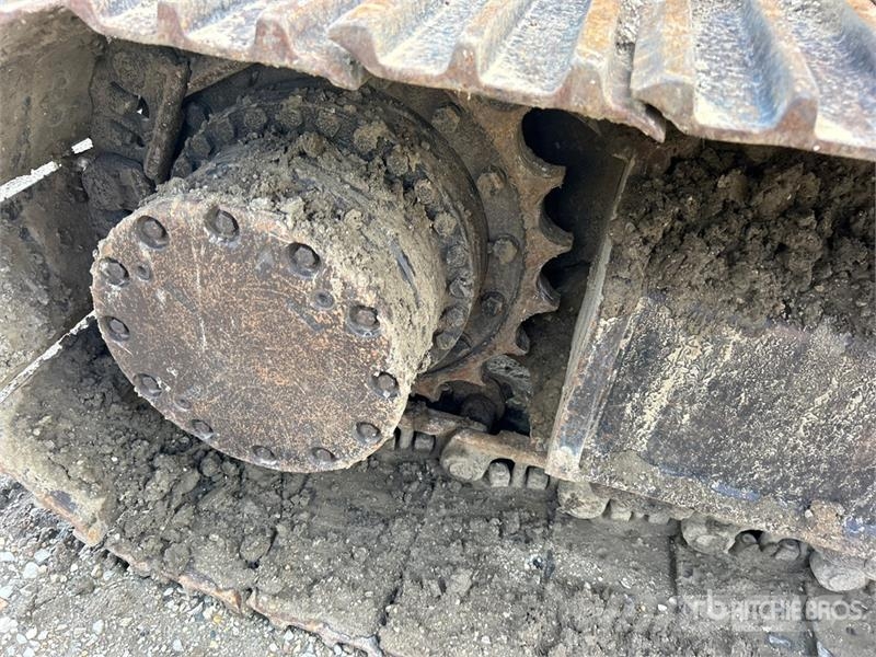 John Deere 230C LC Tracked Excavator حفارات زحافة