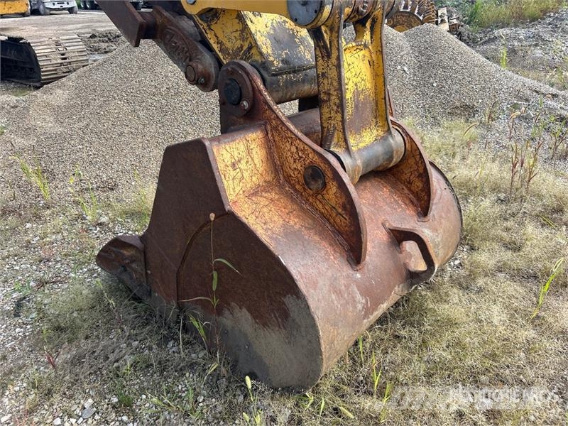 John Deere 230C LC Tracked Excavator حفارات زحافة