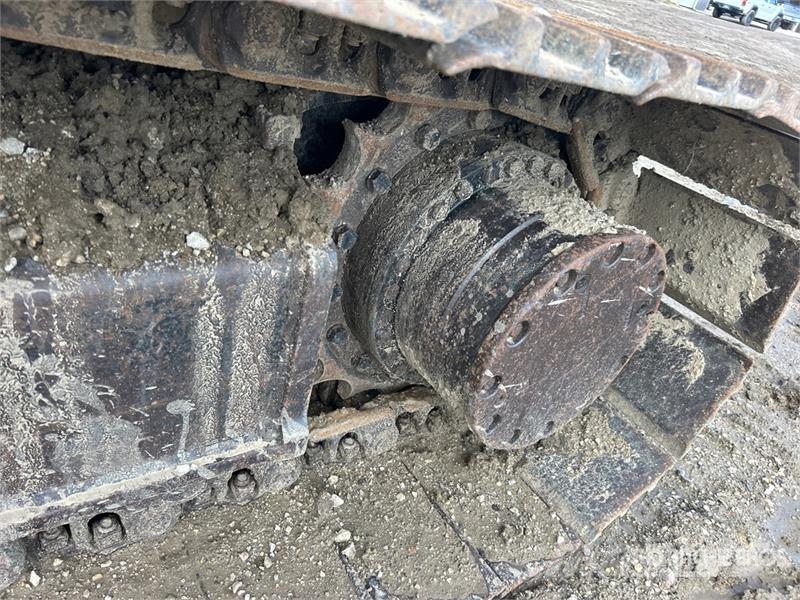 John Deere 230C LC Tracked Excavator حفارات زحافة