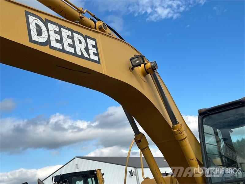 John Deere 230C LC Tracked Excavator حفارات زحافة