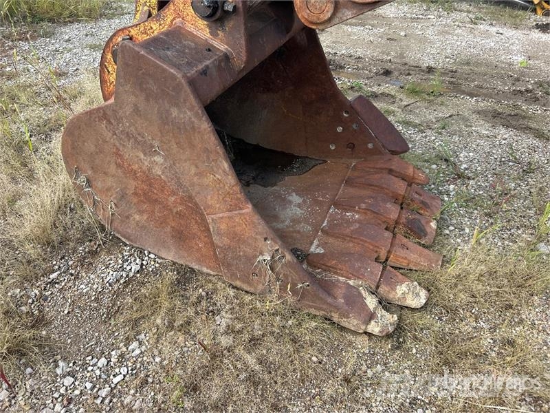 John Deere 230C LC Tracked Excavator حفارات زحافة