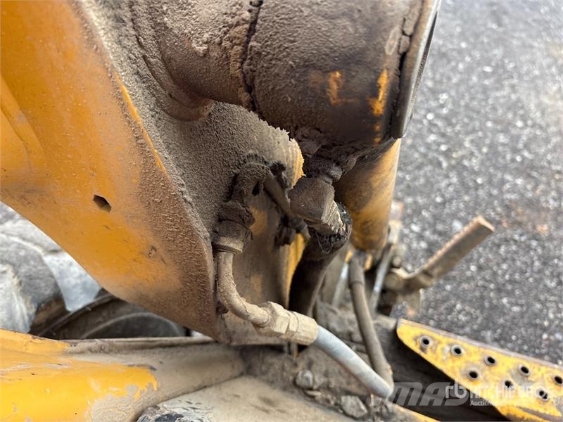 John Deere 240 Skid steer mini nakladalci