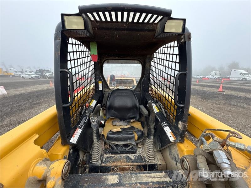 John Deere 240 Skid steer mini nakladalci