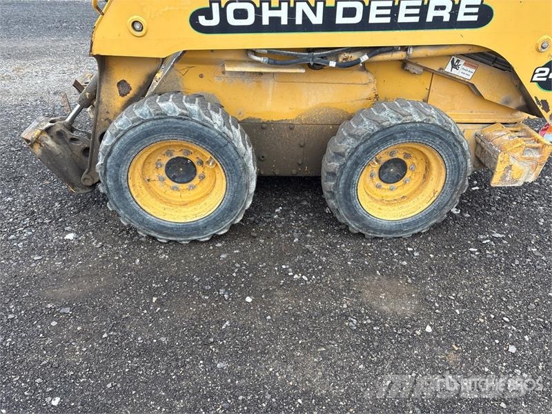 John Deere 240 Skid steer mini nakladalci