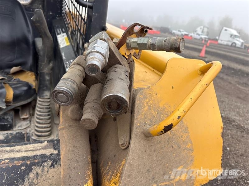 John Deere 240 Skid steer mini nakladalci