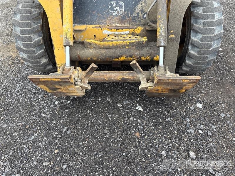 John Deere 240 Skid steer mini nakladalci