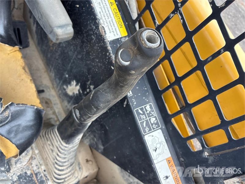 John Deere 240 Skid steer mini nakladalci