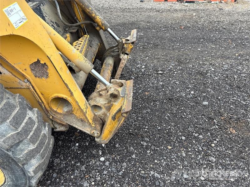 John Deere 240 Skid steer mini nakladalci