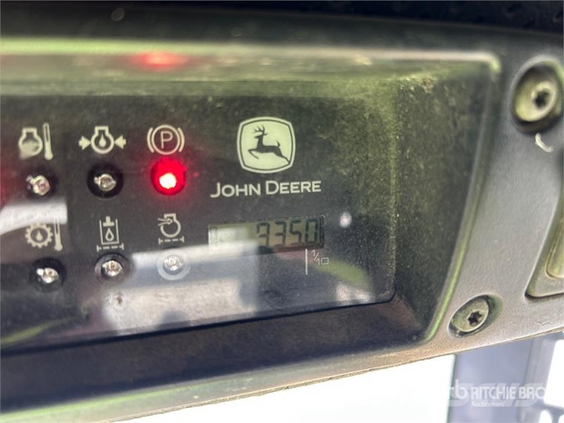 John Deere 250 Lietoti riteņu kompaktiekrāvēji