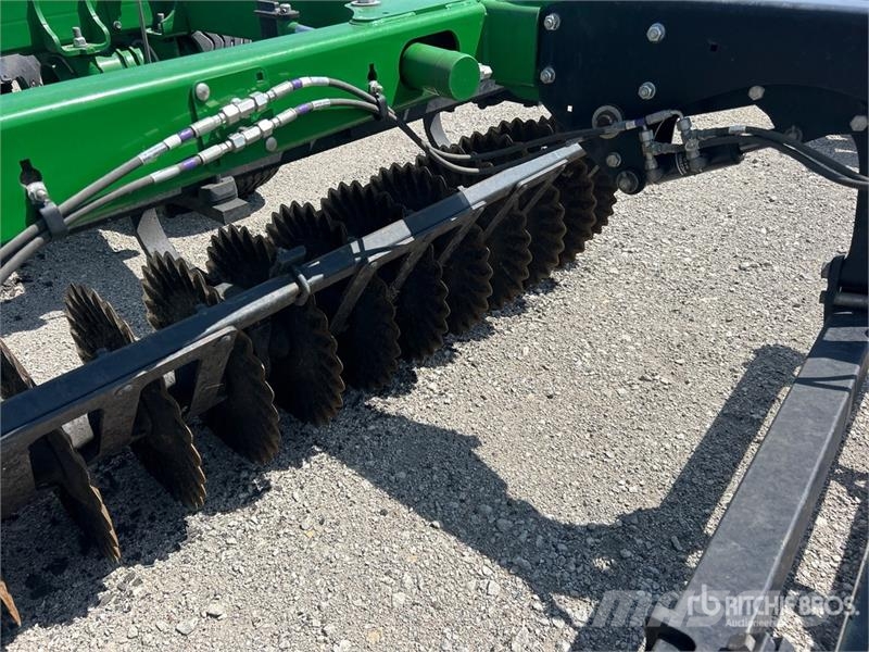 John Deere 2660 35 ft Vertical Disc Tárcsás boronák
