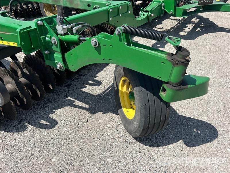 John Deere 2660 35 ft Vertical Disc Tárcsás boronák