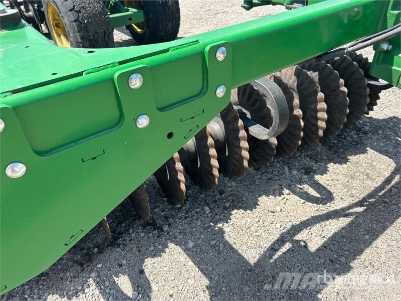 John Deere 2660 35 ft Vertical Disc Tárcsás boronák