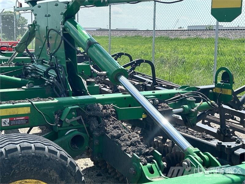 John Deere 2660 35 ft Vertical Disc Tárcsás boronák