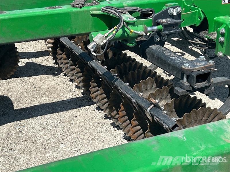 John Deere 2660 35 ft Vertical Disc Tárcsás boronák