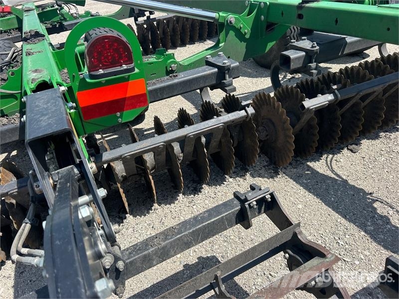 John Deere 2660 35 ft Vertical Disc Tárcsás boronák
