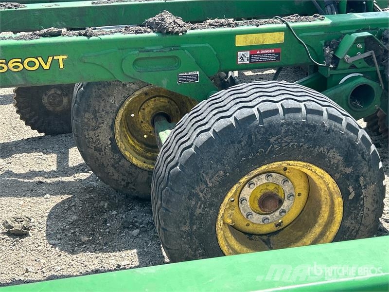 John Deere 2660 35 ft Vertical Disc Randaalid