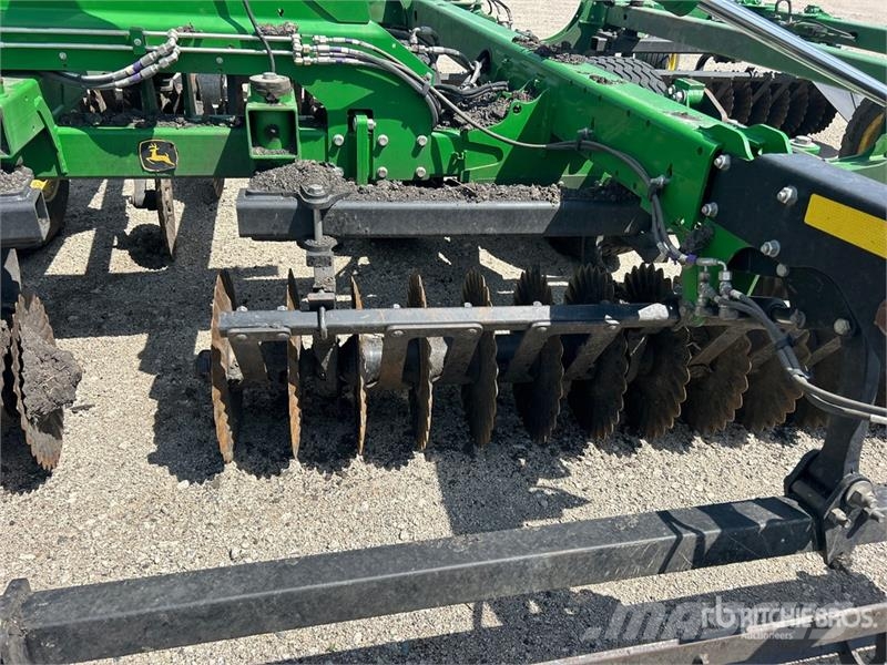 John Deere 2660 35 ft Vertical Disc Tárcsás boronák
