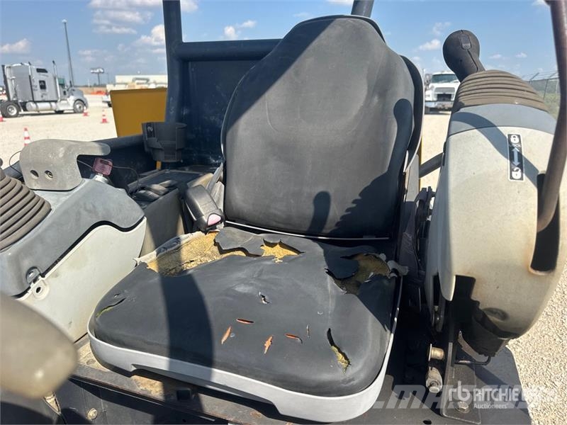 John Deere 27D Mini bagri <7t