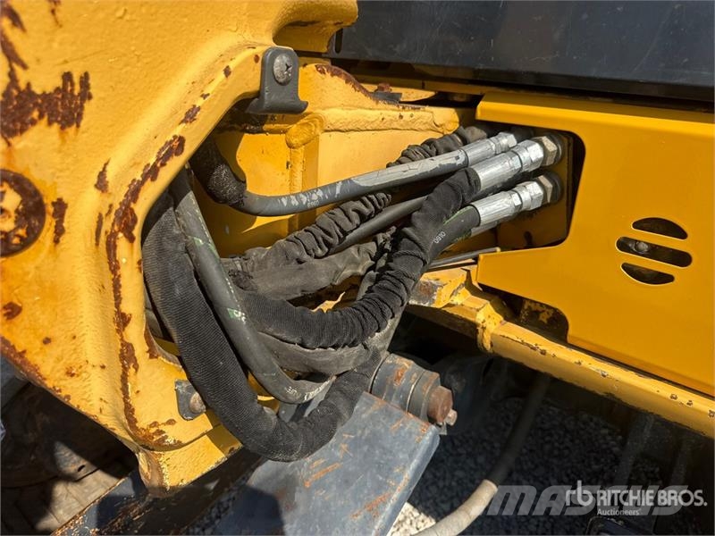 John Deere 27D Mini bagri <7t