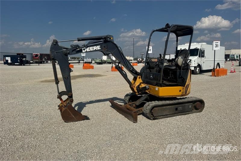 John Deere 27D Mini bagri <7t