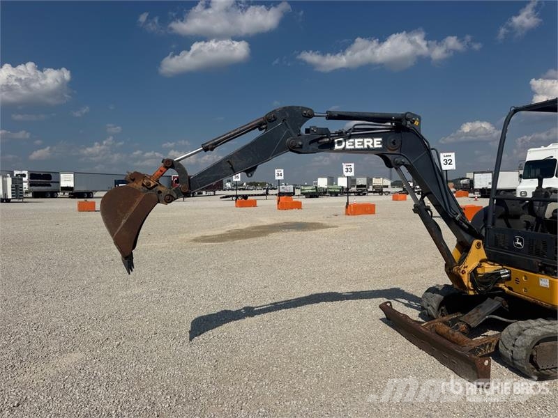John Deere 27D Mini bagri <7t