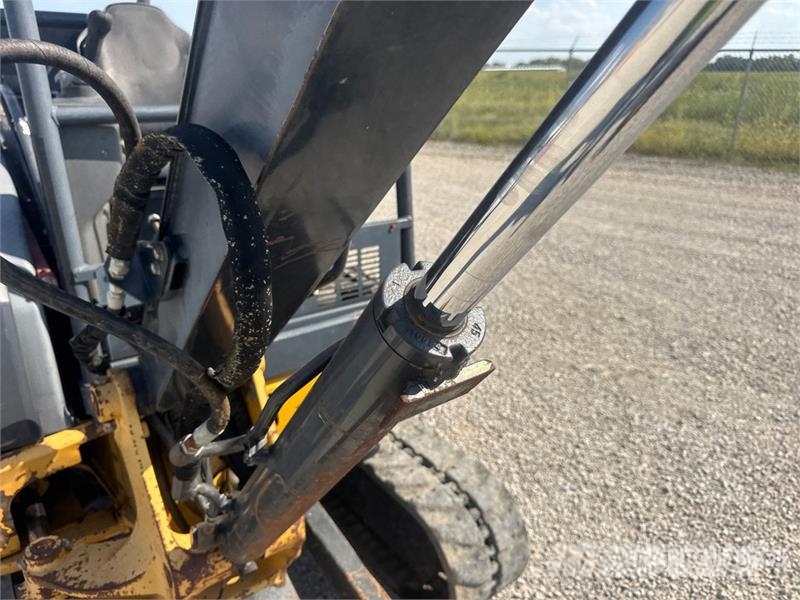 John Deere 27D Mini bagri <7t