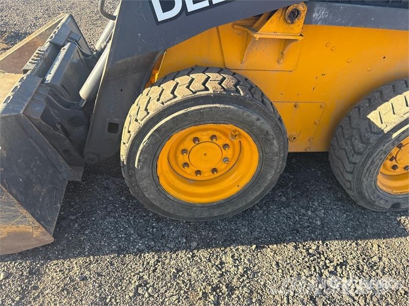 John Deere 318G Minilæsser - skridstyret